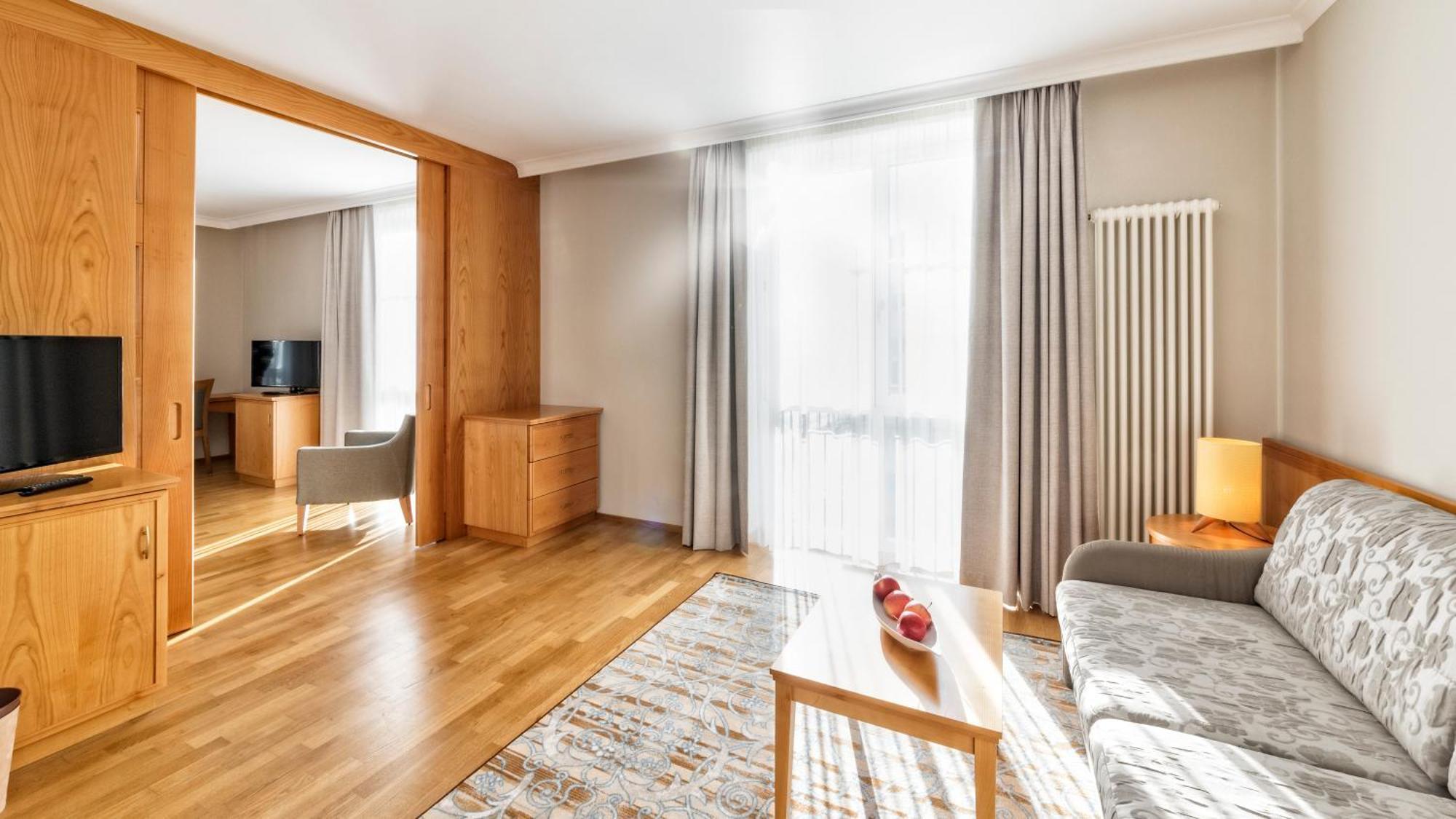 Hotel Post Alpine Cityflair Brunico Eksteriør bilde