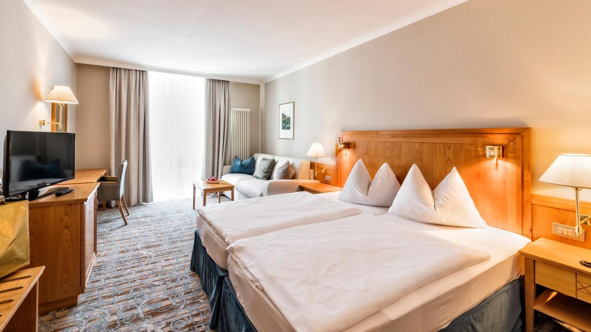 Hotel Post Alpine Cityflair Brunico Eksteriør bilde