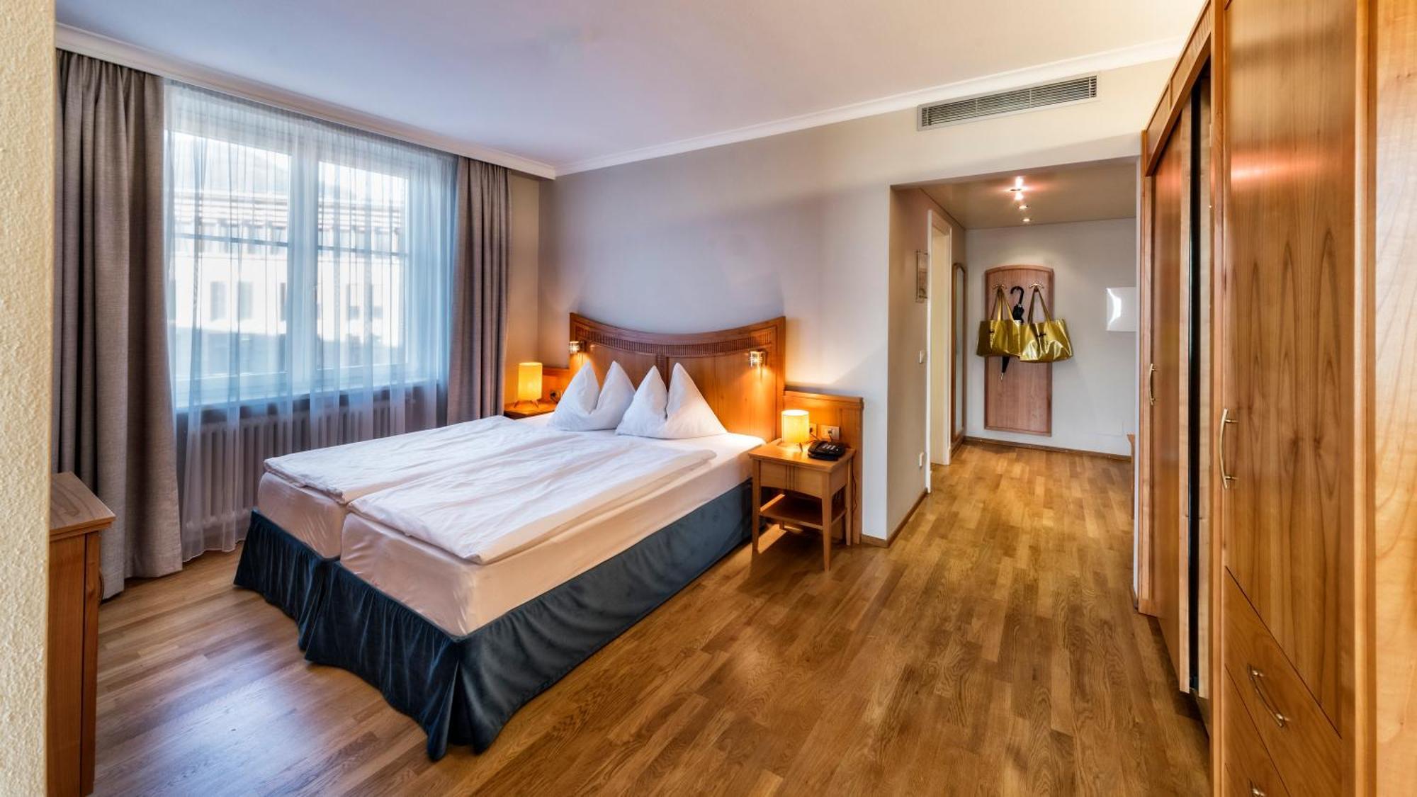 Hotel Post Alpine Cityflair Brunico Eksteriør bilde