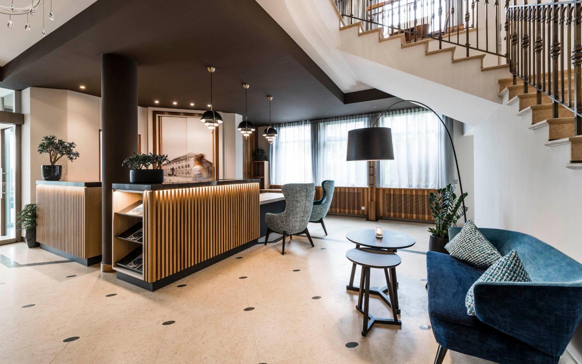 Hotel Post Alpine Cityflair Brunico Eksteriør bilde