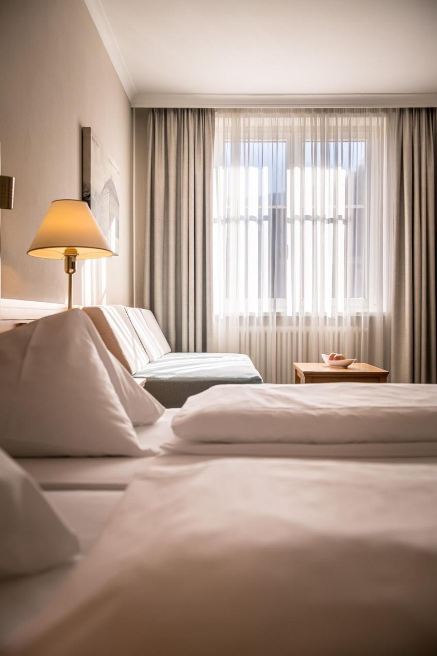 Hotel Post Alpine Cityflair Brunico Eksteriør bilde